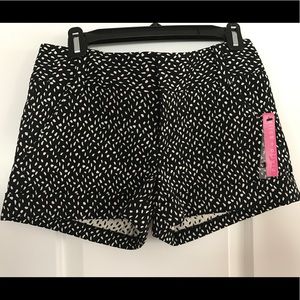 NWT Alice + Olivia black and white shorts